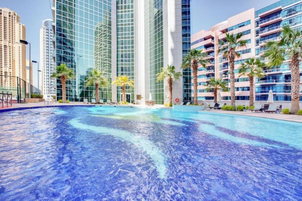 Marina View With Pool, Gym, Tennis Court, 5 Mins To Beach Dubai Eksteriør billede