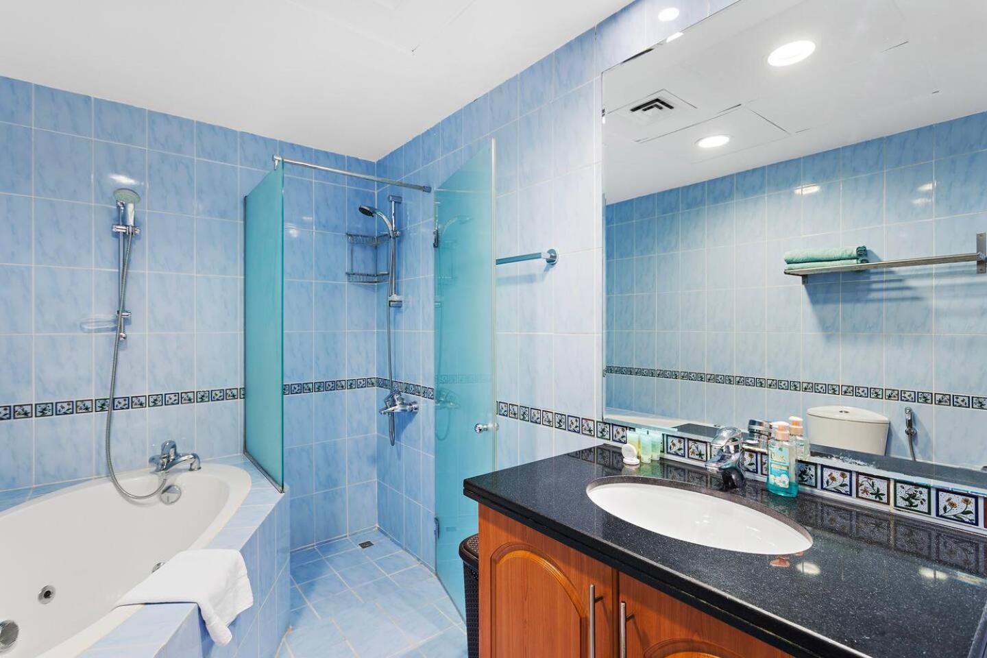 Marina View With Pool, Gym, Tennis Court, 5 Mins To Beach Dubai Eksteriør billede