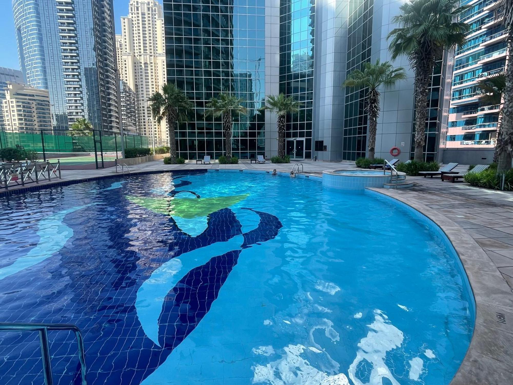 Marina View With Pool, Gym, Tennis Court, 5 Mins To Beach Dubai Eksteriør billede