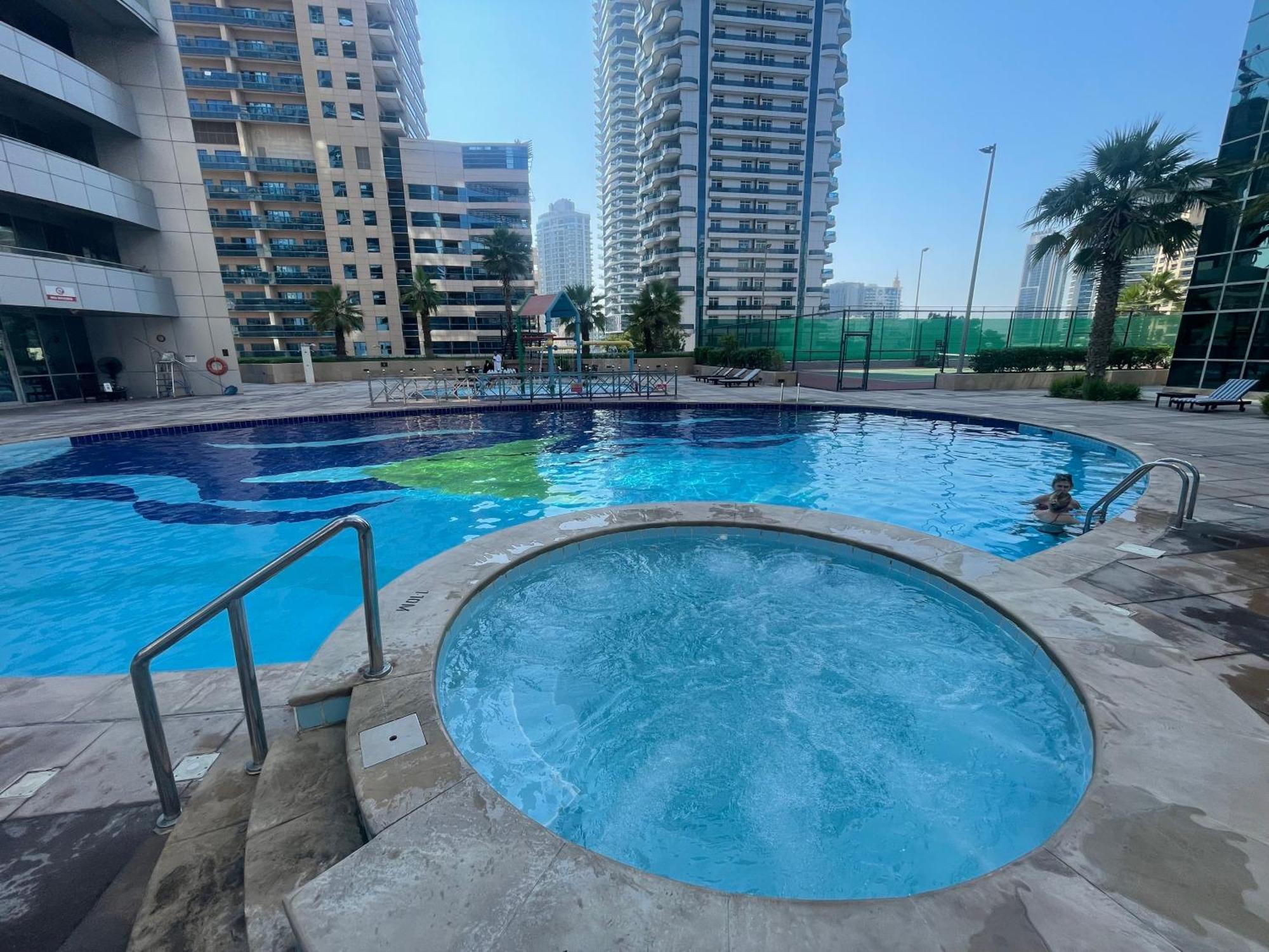 Marina View With Pool, Gym, Tennis Court, 5 Mins To Beach Dubai Eksteriør billede
